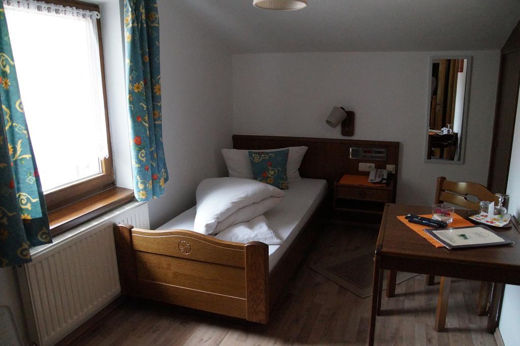 Gasthof Zur Einkehr Sankt Leonhard im Pitztal Bagian luar foto